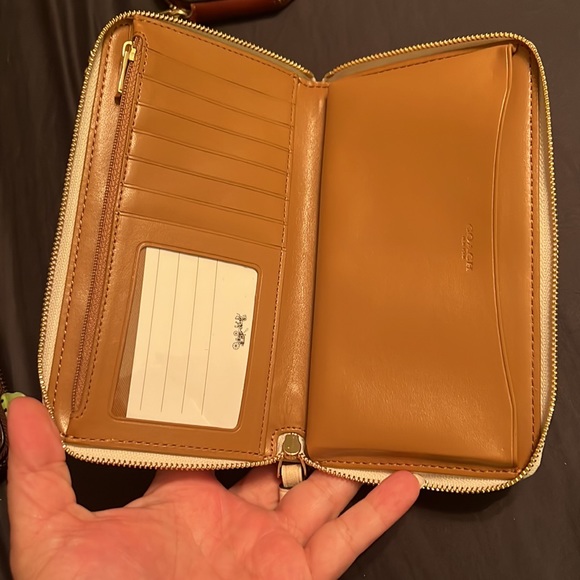 2 coach wallets and coin pouch - Picture 3 of 4